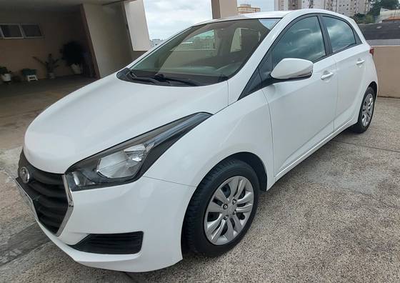 HYUNDAI HB20 1.0 COMFORT PLUS 12V FLEX 4P MANUAL HYUNDAI HB20 1.0 COMFORT PLUS 12V FLEX 4P MANUAL